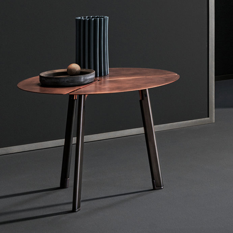 Italien Table d\'appoint minimaliste à 3 jambes rustique Antique Graphite en acier en acier rond